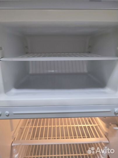 Холодильник Indesit отличное состояние