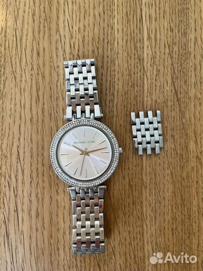 Часы наручные женские