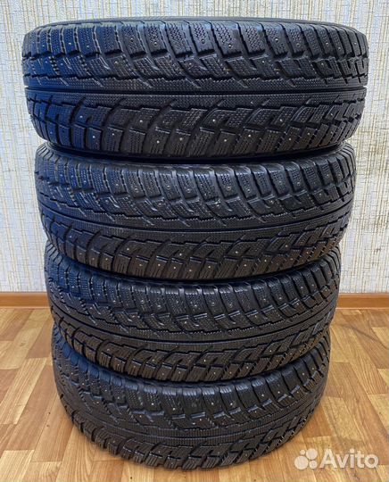 Kumho I'Zen RV Stud KC16 225/70 R16