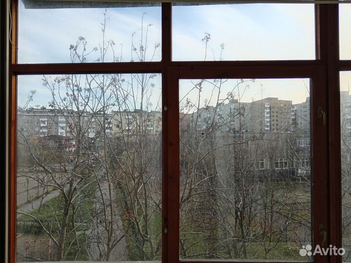 Старые оконные рамы