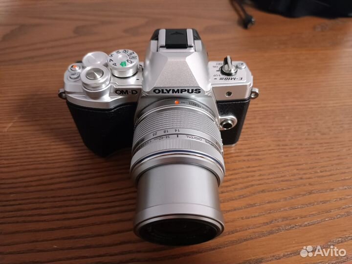 Olympus om-d e-m10 mark iii