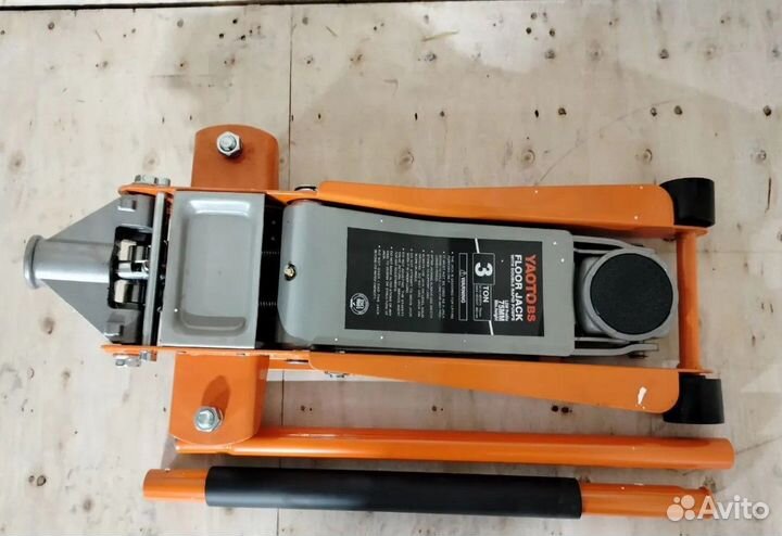 Домкрат подкатной yaoto 3т 2 поршневой