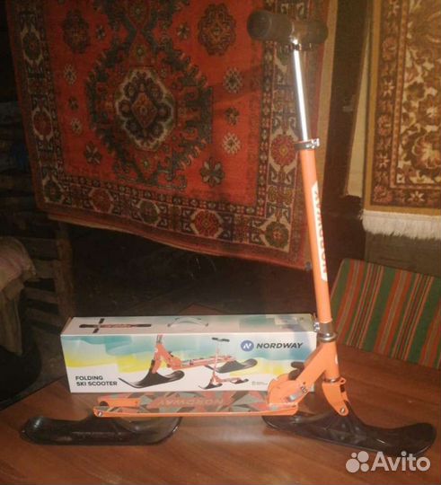 Детский снегокат с ручкой