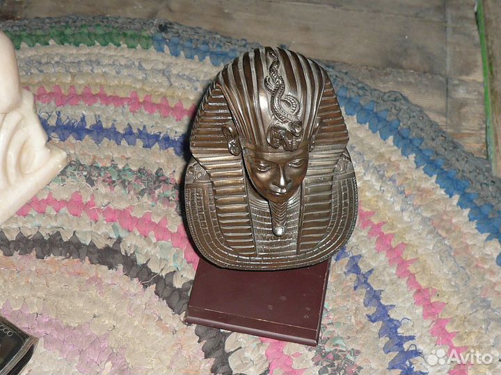 Старые статуэтки