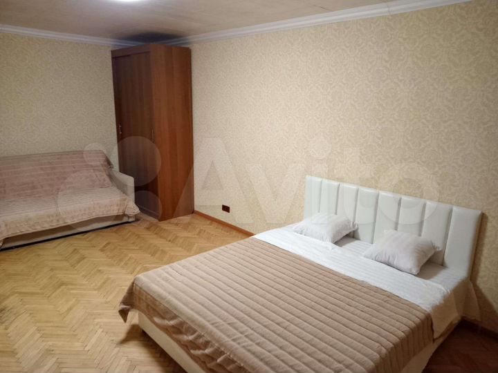 1-к. квартира, 42 м², 1/9 эт.