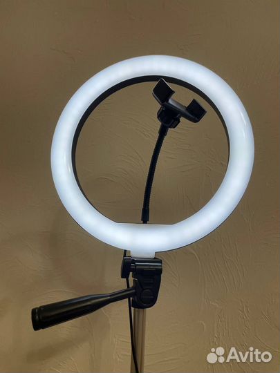 Кольцевая лампа 26 см: идеальный свет для вас