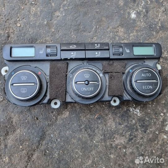 Блок управления печкой (климатом) Volkswagen