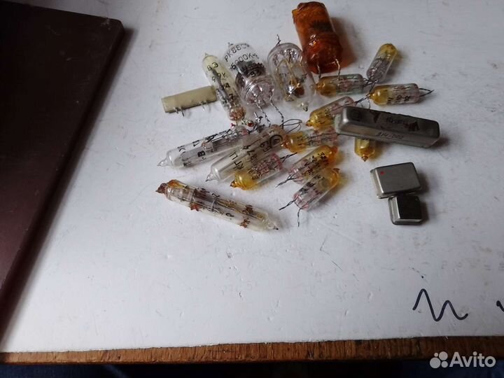 Кварцевые резонаторы,фильтры.Часовые кварцы