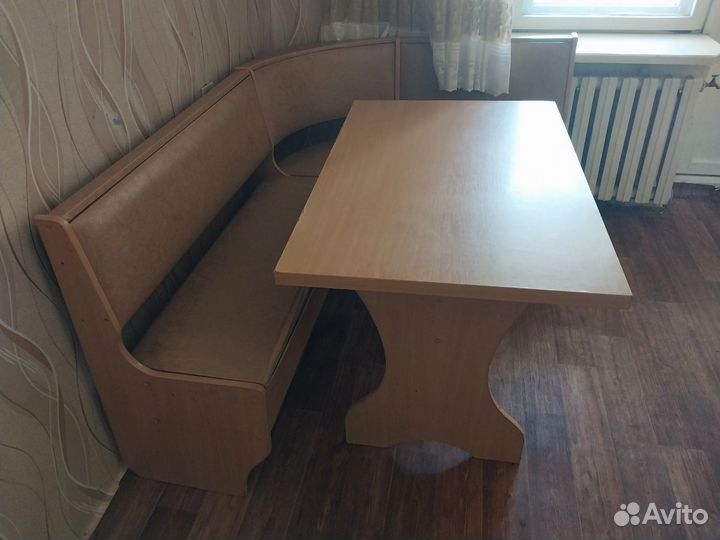 Кухонный уголок со столом бу