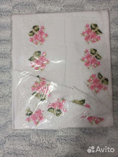 Скатерть, Махровые полотенца новые