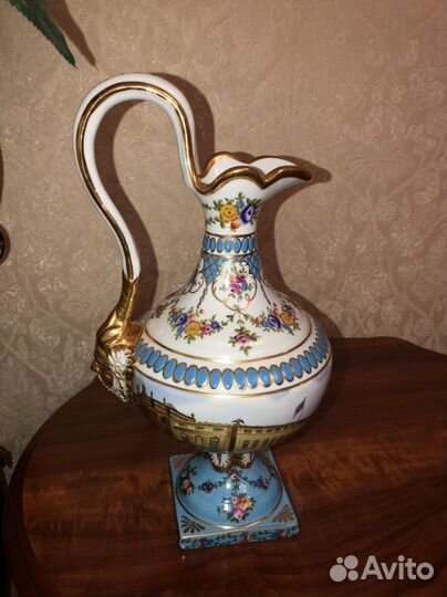 Фарфоровая ваза