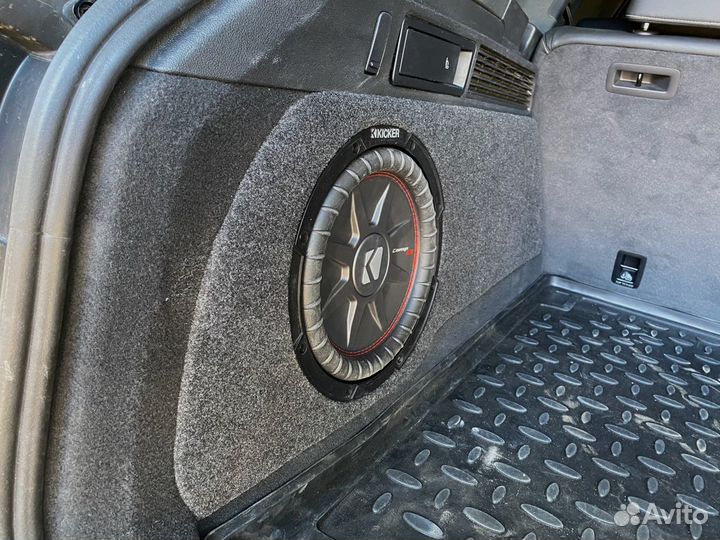 Cсабвуфер стелс для Фольсваген Туарег 3 CR