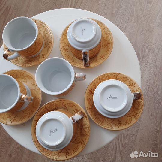 Чайные чашки с блюдцем