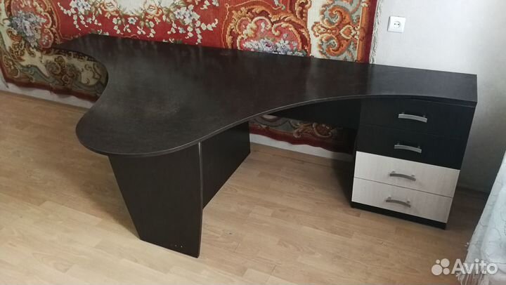 Компьютерный стол на 2 рабочих места