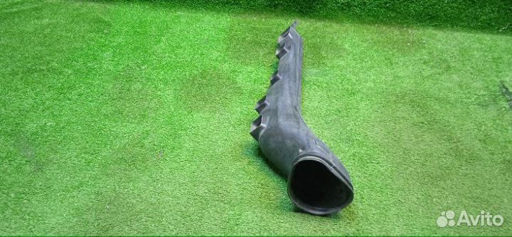 Воздуховод левый Opel Zafira 2005 - 2012