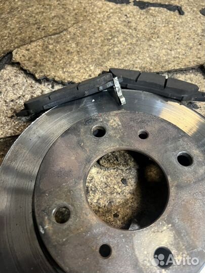 Передние торомоза Nissan almera classic