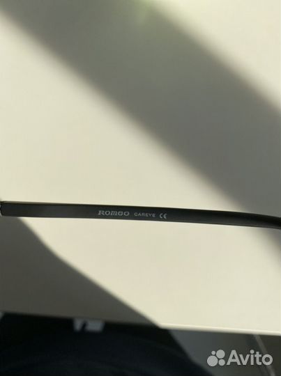 Очки солнцезащитные