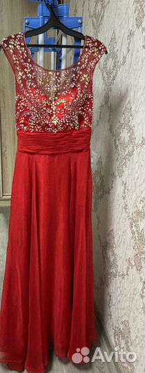Вечернее платье