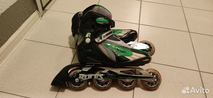 Роликовые коньки