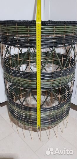 Декоративная опора для высоких цветов в саду