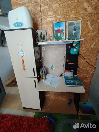 Письменный стол для школьника