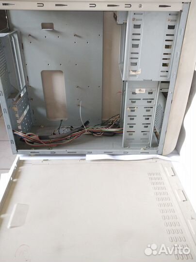 Корпус ATX для компьютера