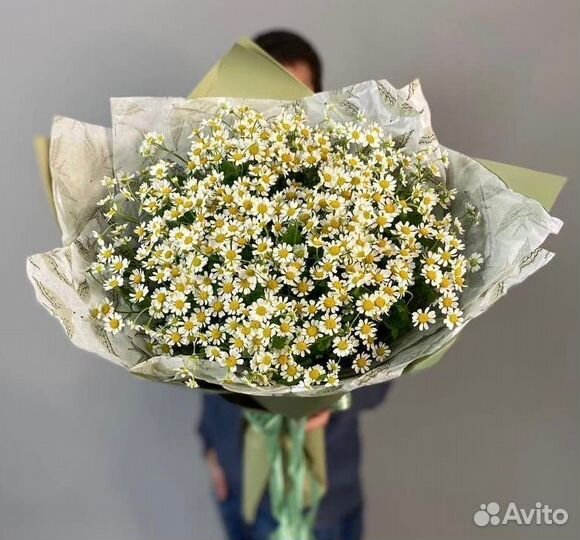 Большой букет из матрикарии