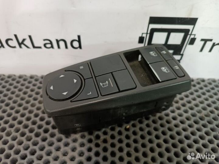 Блок управления стеклоподъемниками левый Man Tgx