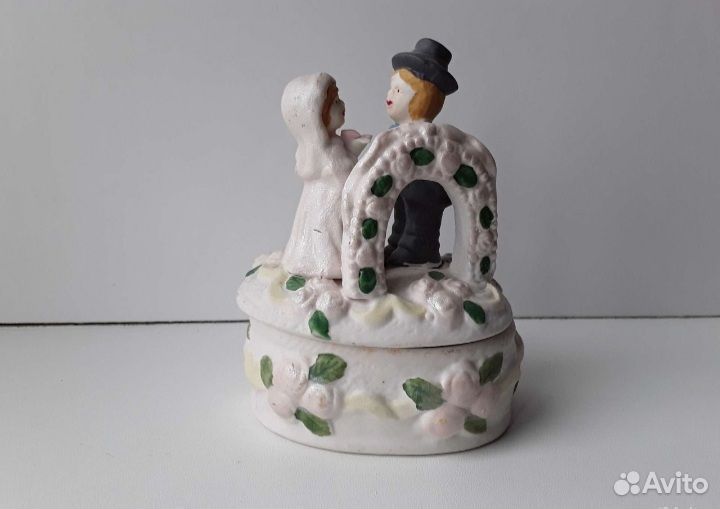Фигурка шкатулка Жених и невеста