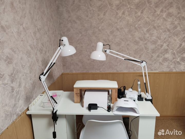 Рабочее место мастера маникюра