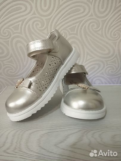 Туфли для девочки 28 размер новые