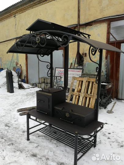 Мангал с крышей