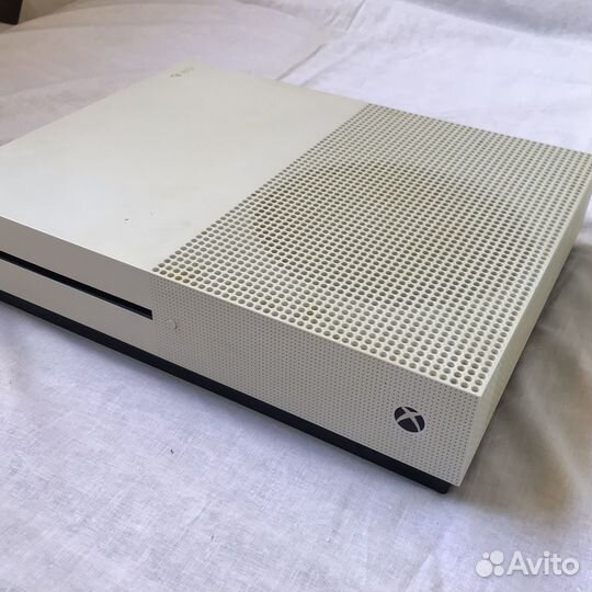Игровая приставка xbox one s