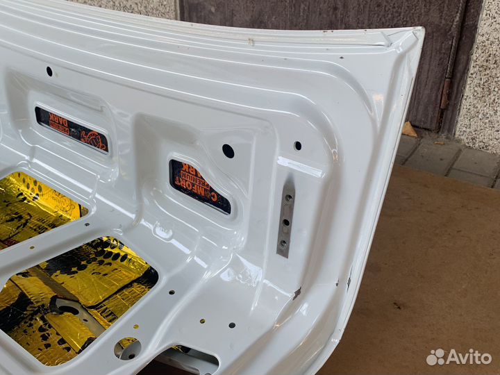 Крышка багажника vesta