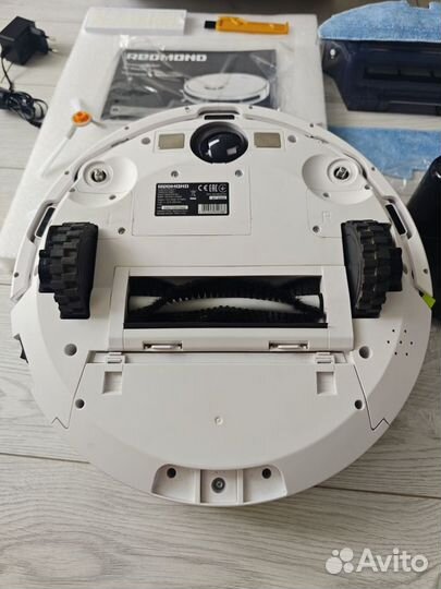 Робот-пылесос Redmond RV-R660S с лидаром моющий