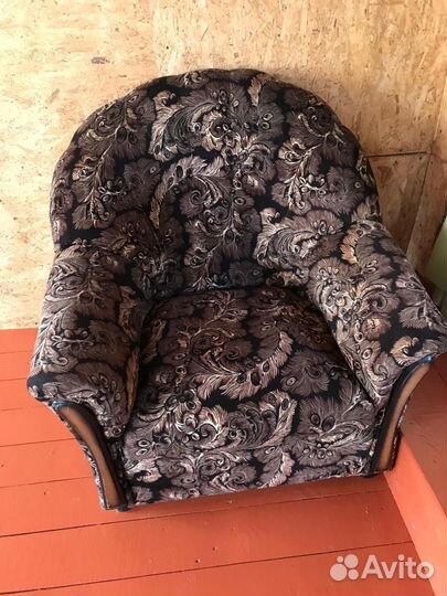 Диван с креслом