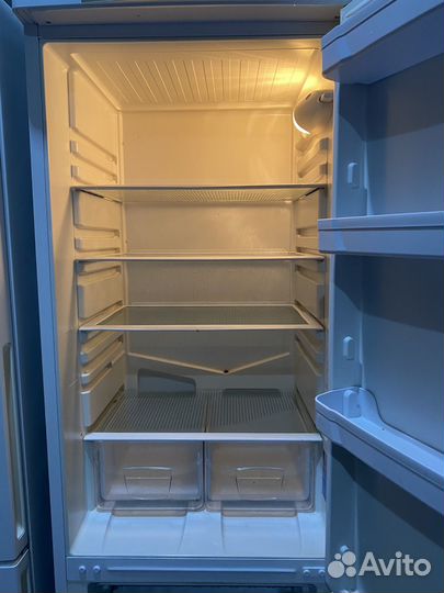 Холодильник indesit