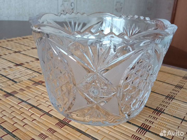Хрустальная ваза