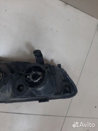 Фара левая Nissan Almera