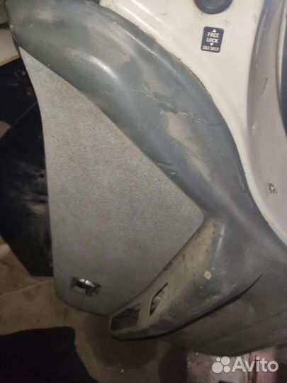 Дверь задняя правая Nissan Laurel 34