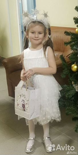 Белое платье снежинка, от Акулы - 116 р-р