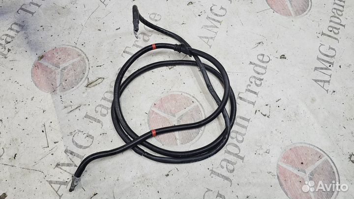 Плюсовой кабель на Mercedes-Benz W124 E400 E420