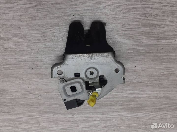 Замок багажника Mitsubishi Lancer 10