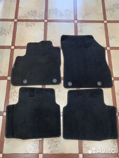 Автомобильные коврики ворсовые