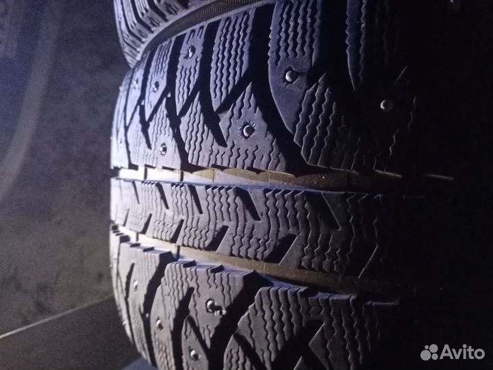 Bridgestone Ice Cruiser 7000 225/45 R17