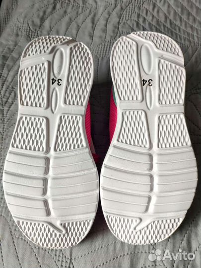 Кроссовки для девочки новые