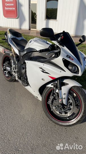 Yamaha R1