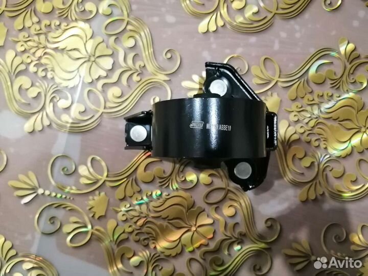 Опора двигателя тойота левая