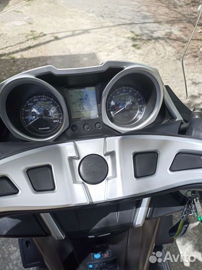 Макси-скутер Kawasaki j-300