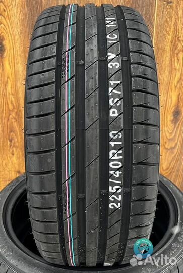 Kumho Ecsta PS71 275/35 R20 и 245/40 R20 102Y